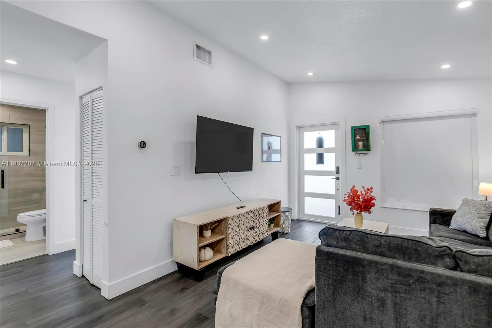 9174 NW 114th Ter