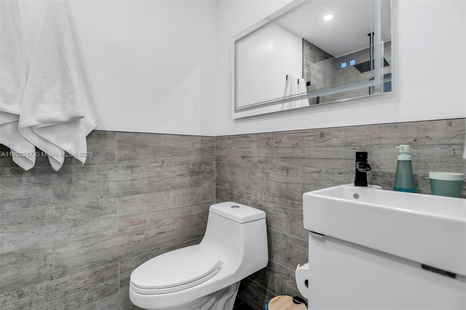 BILTMORE VILLAS SEC II - Residential