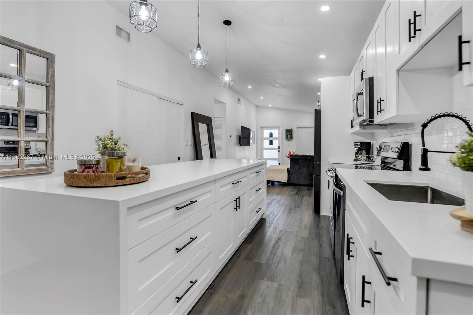 BILTMORE VILLAS SEC II - Residential