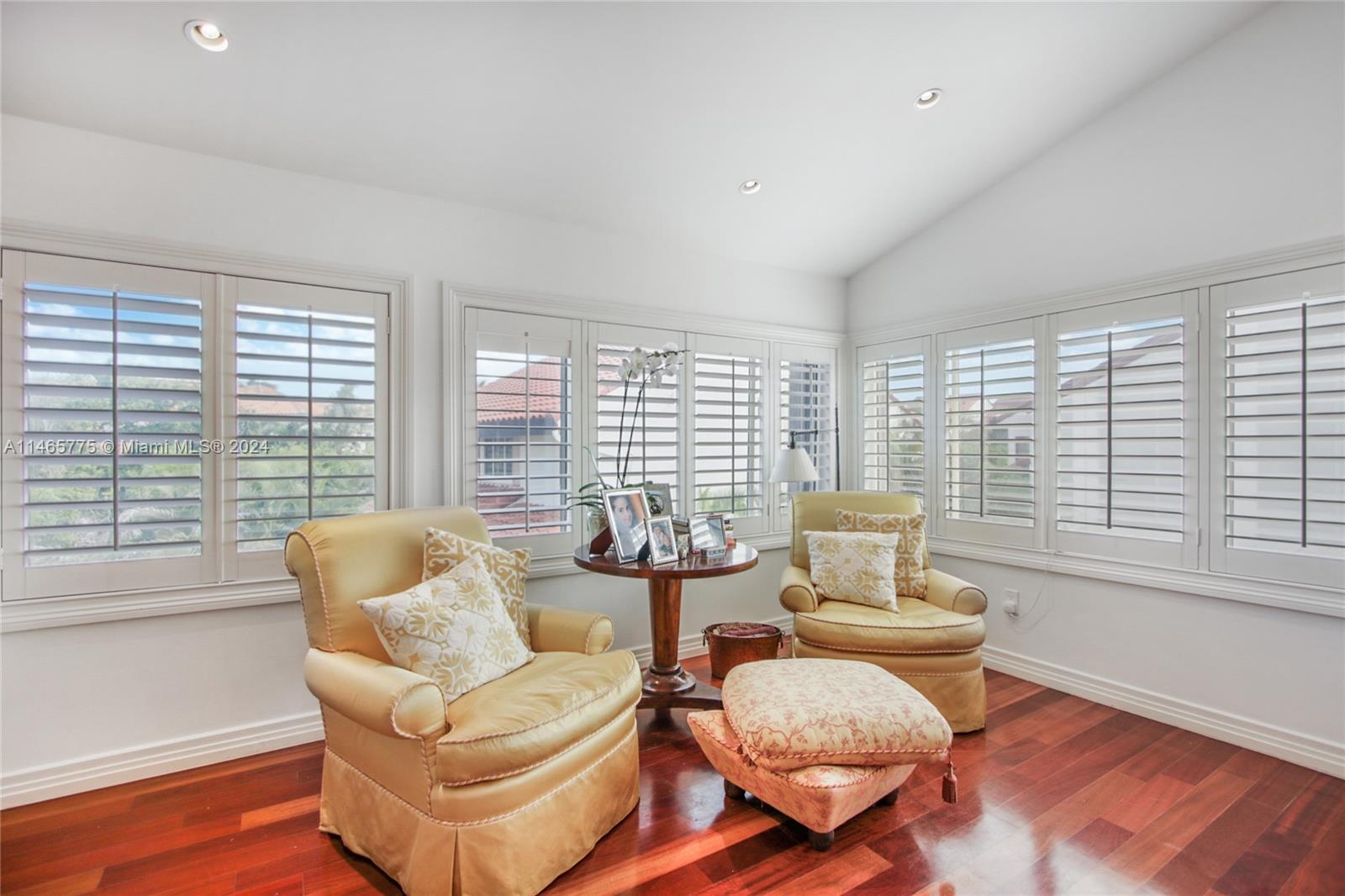 L HERMITAGE - Residential