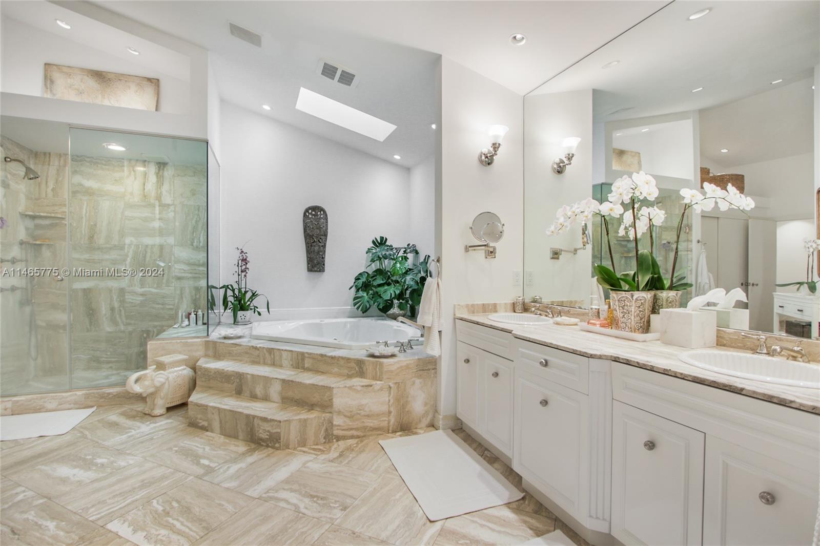 L HERMITAGE - Residential