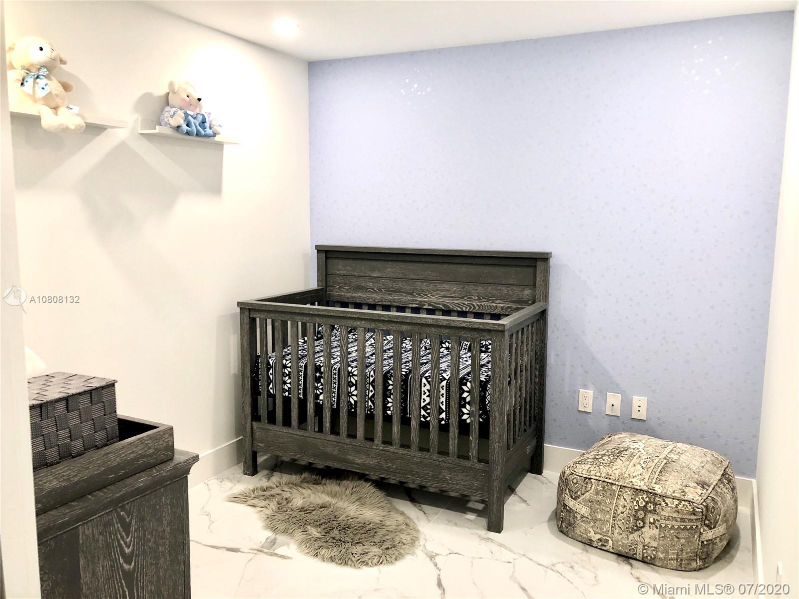 THE HARBOUR NORTH CONDO - Residential