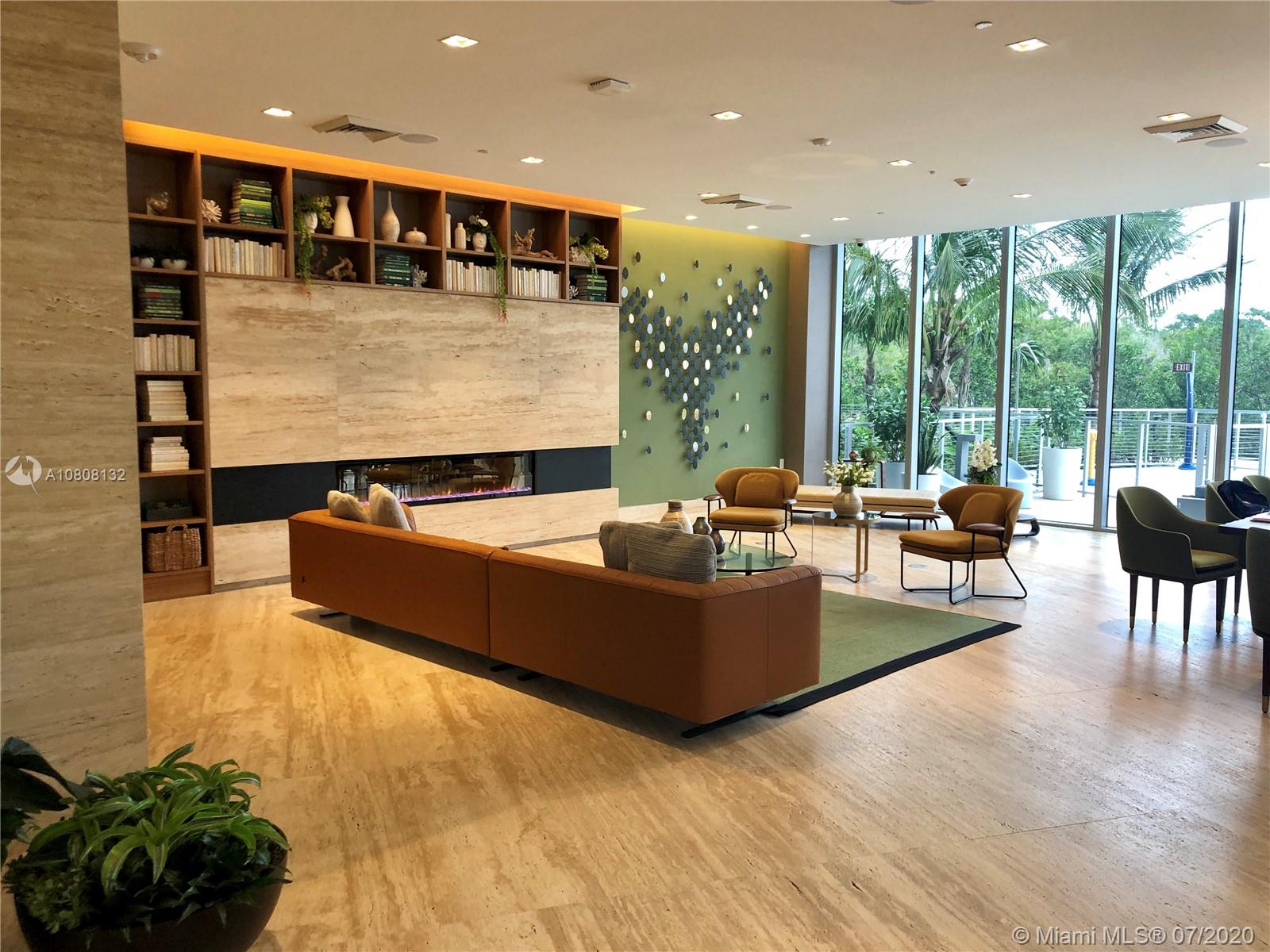 THE HARBOUR NORTH CONDO - Residential