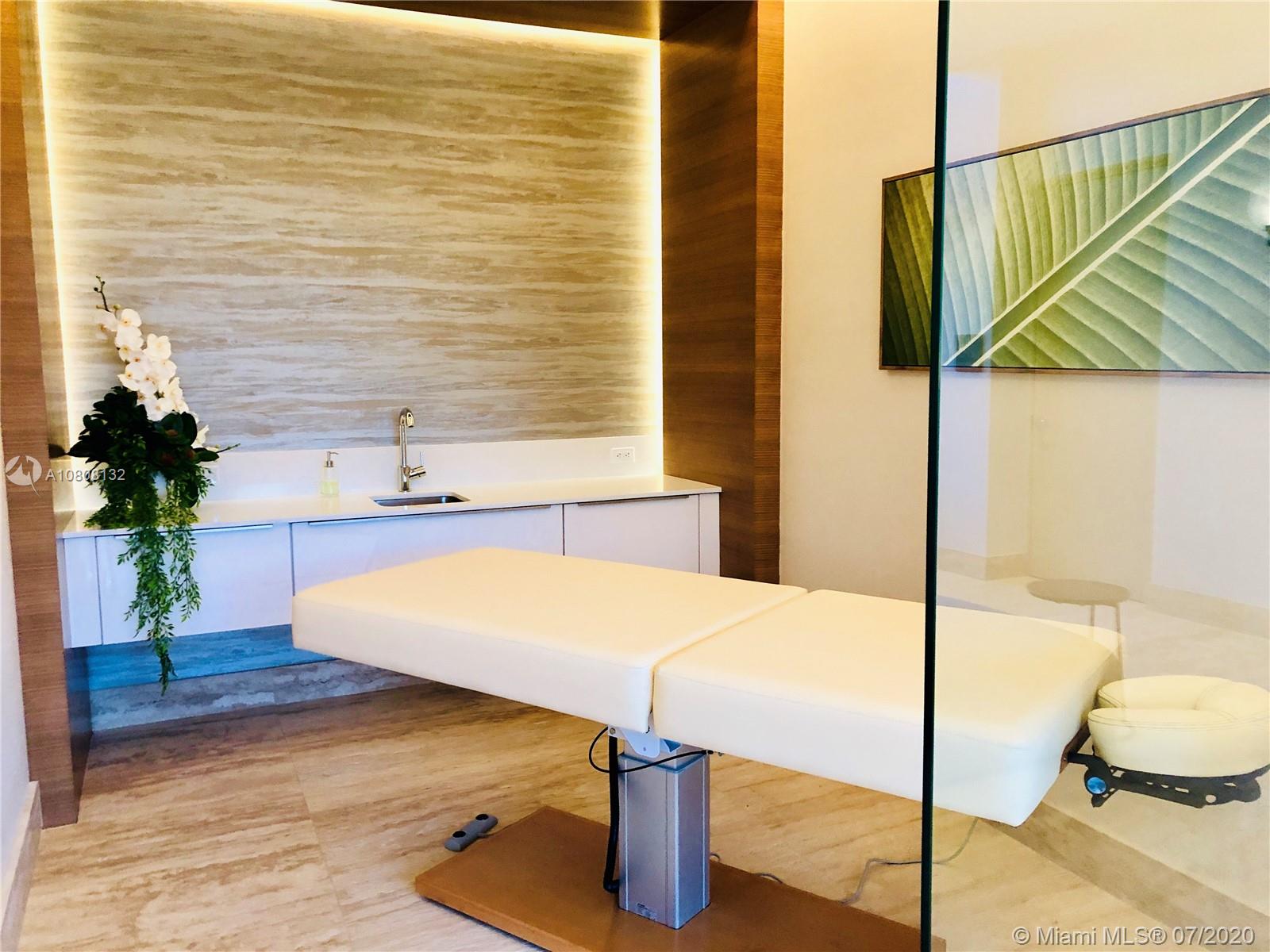 THE HARBOUR NORTH CONDO - Residential