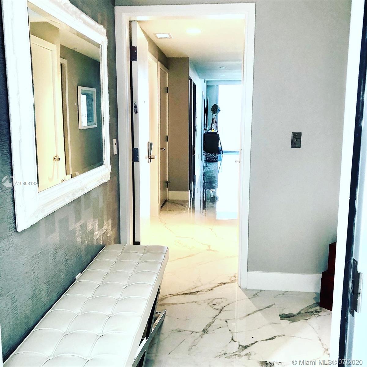 THE HARBOUR NORTH CONDO - Residential