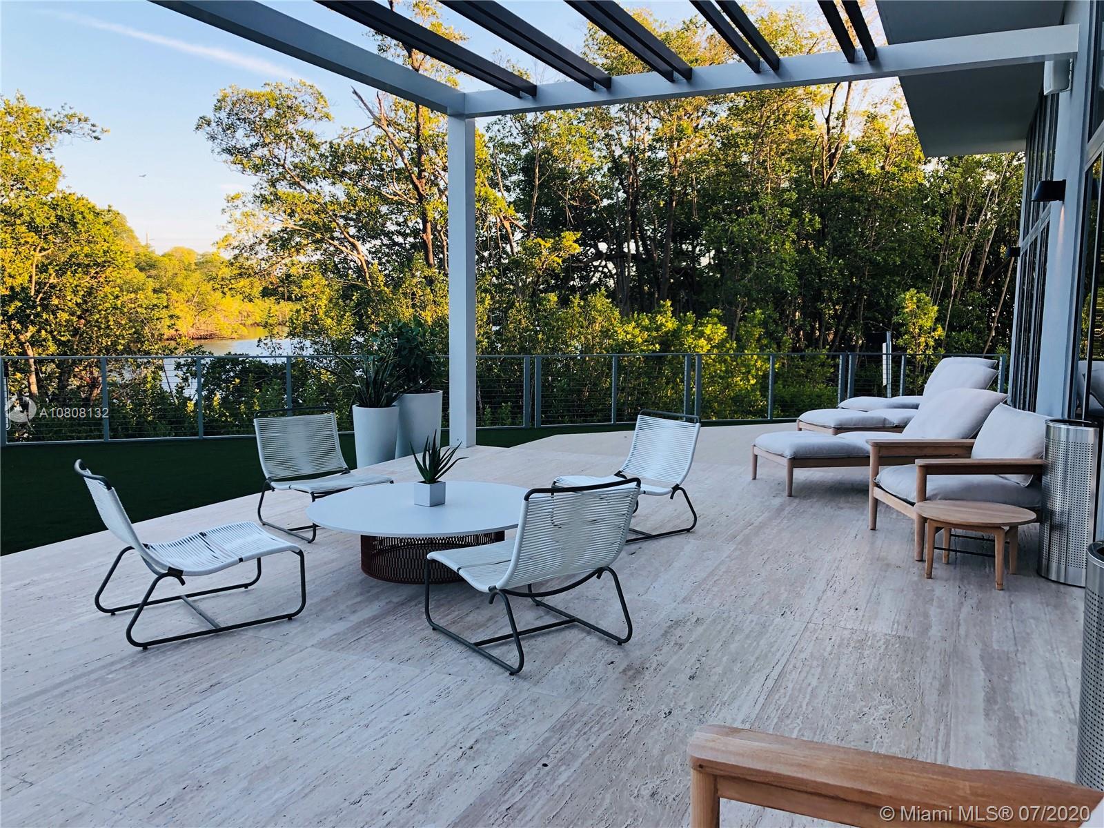 THE HARBOUR NORTH CONDO - Residential