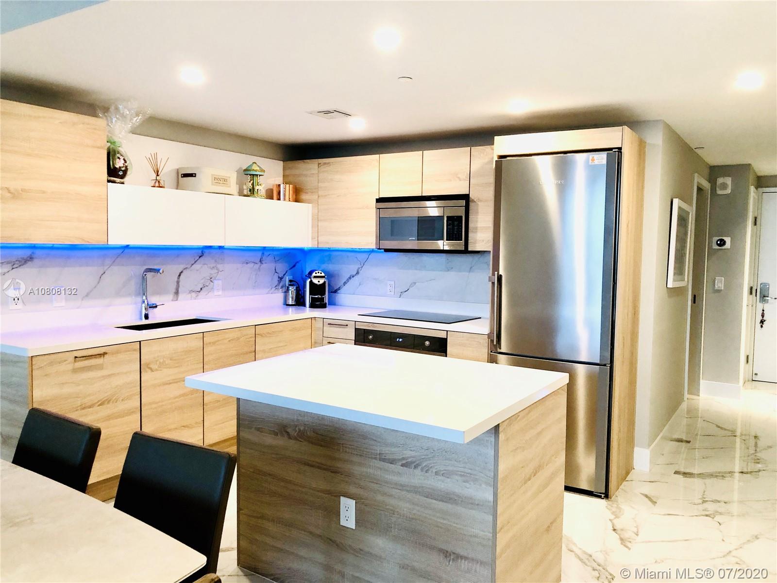 THE HARBOUR NORTH CONDO - Residential