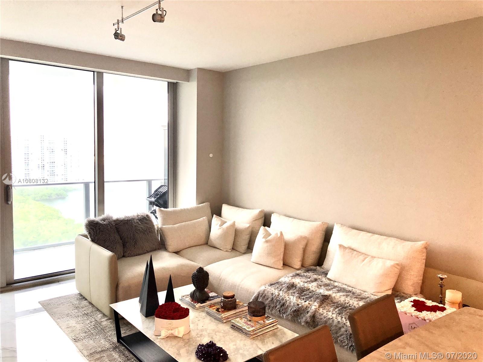 THE HARBOUR NORTH CONDO - Residential