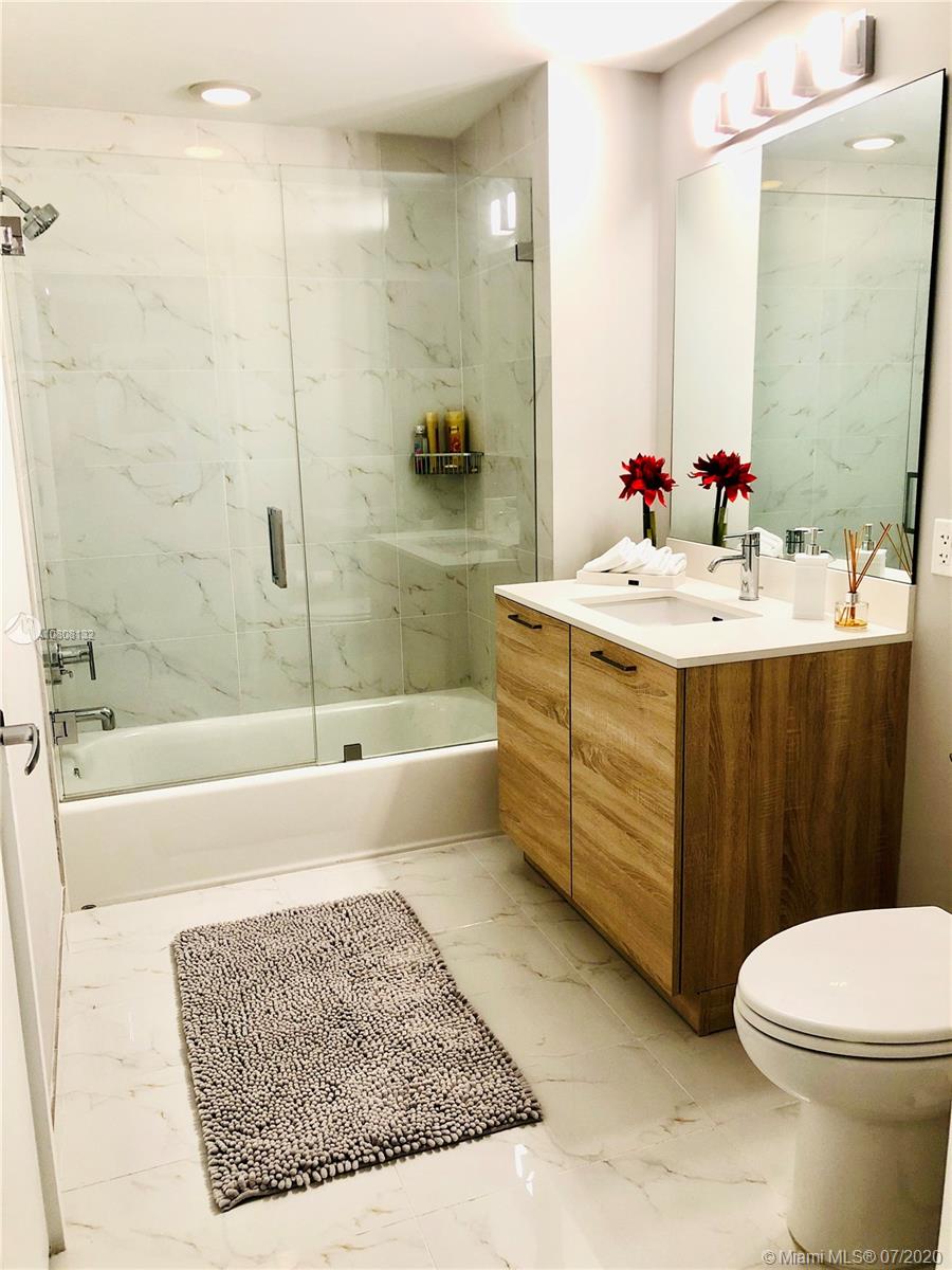 THE HARBOUR NORTH CONDO - Residential