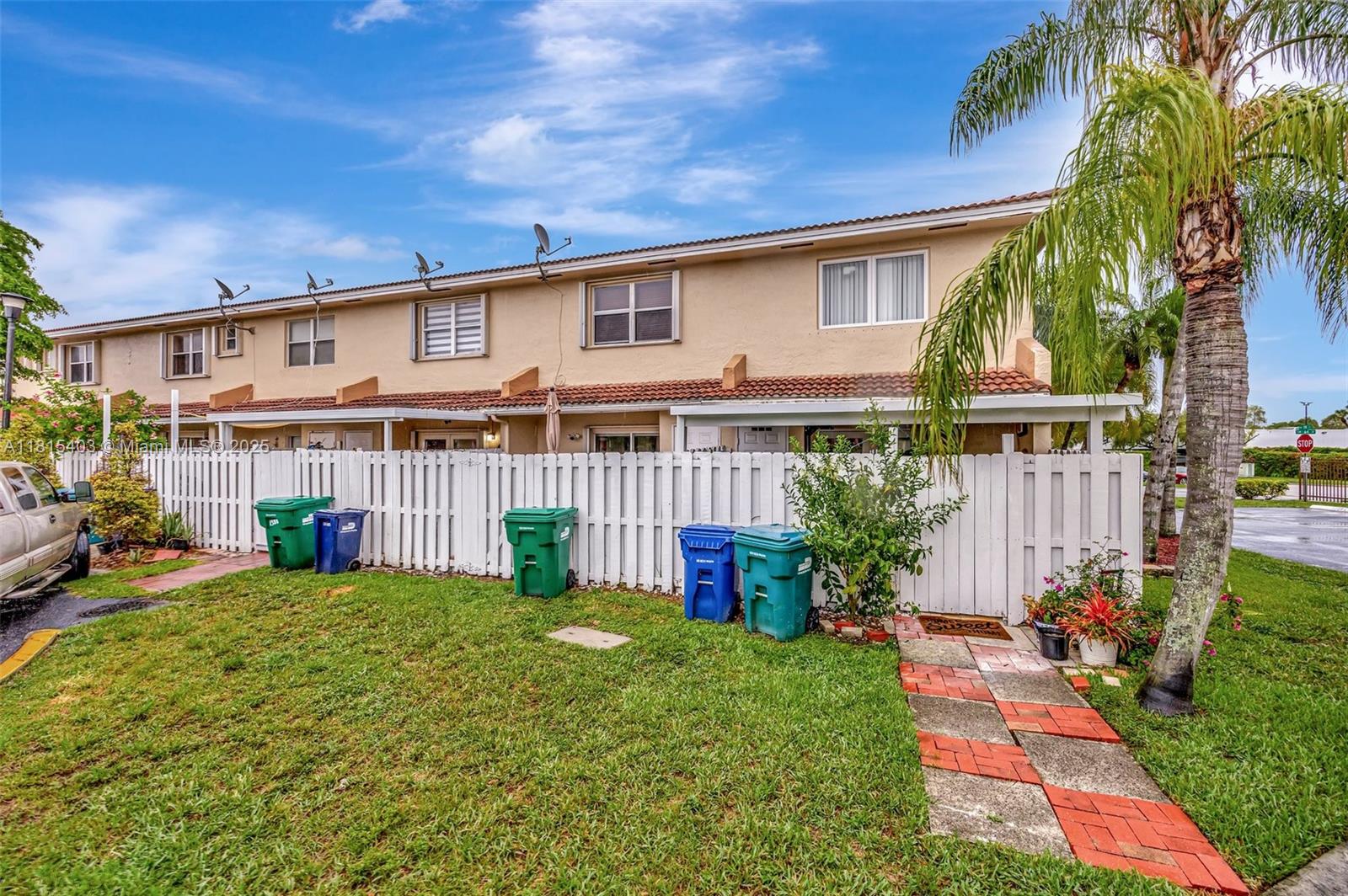 KENDALE LAKES NORTH SEC 9 - Residential