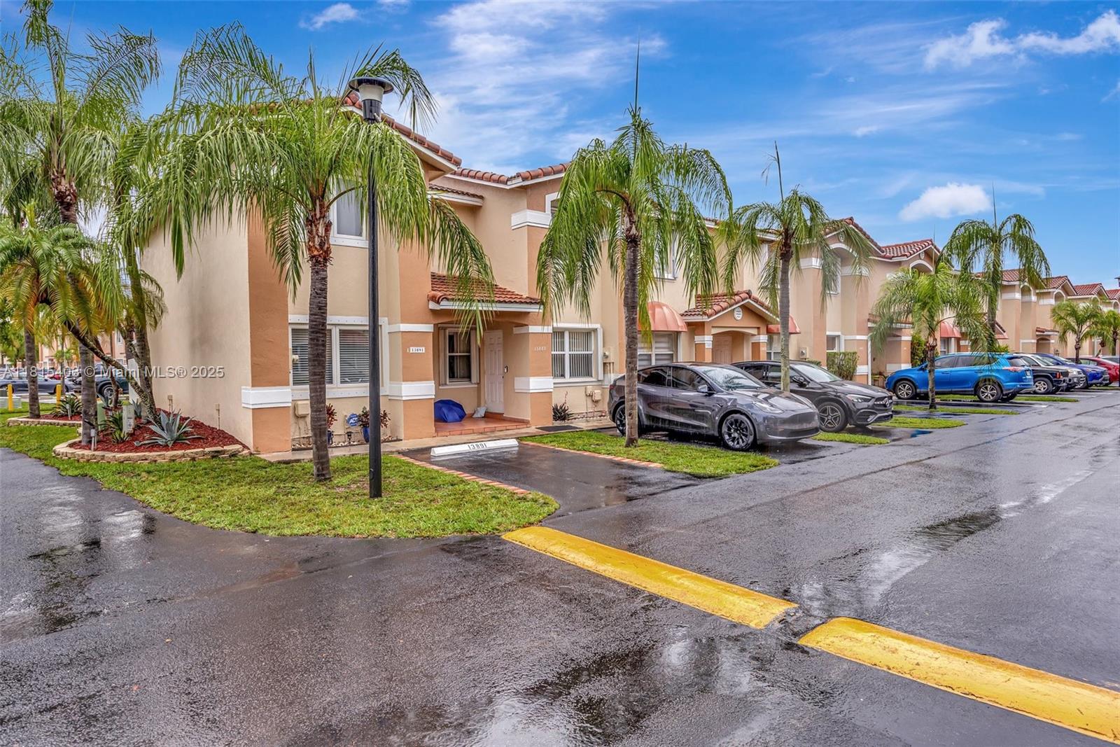 KENDALE LAKES NORTH SEC 9 - Residential