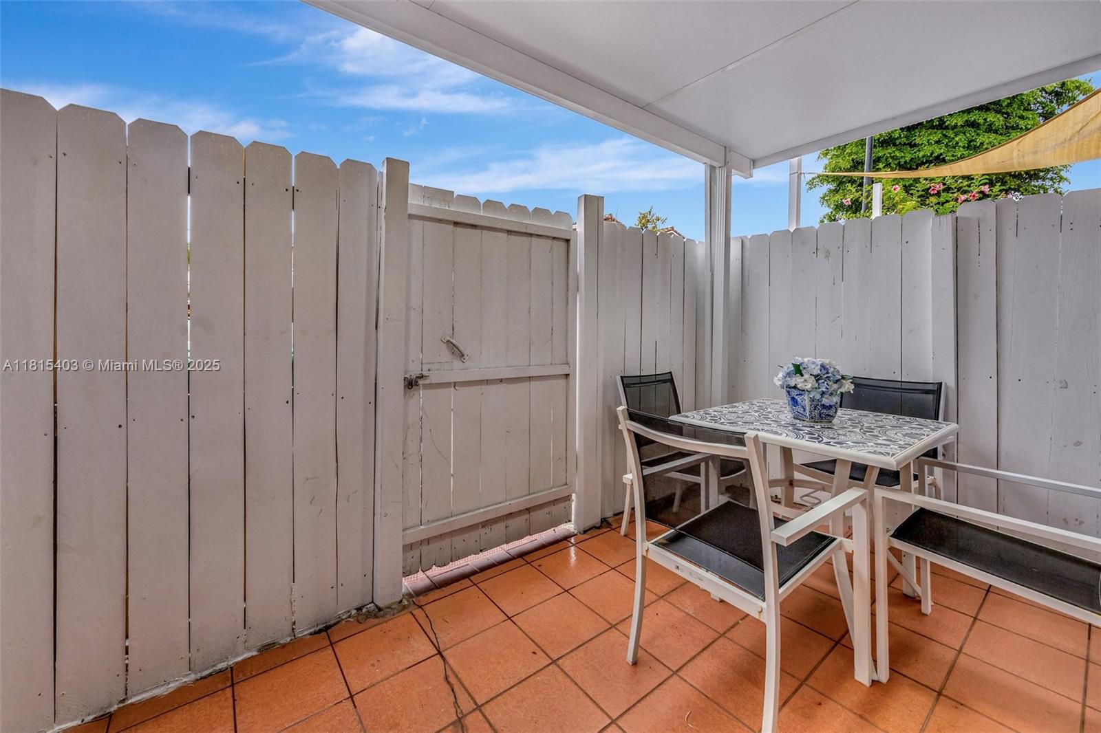 KENDALE LAKES NORTH SEC 9 - Residential