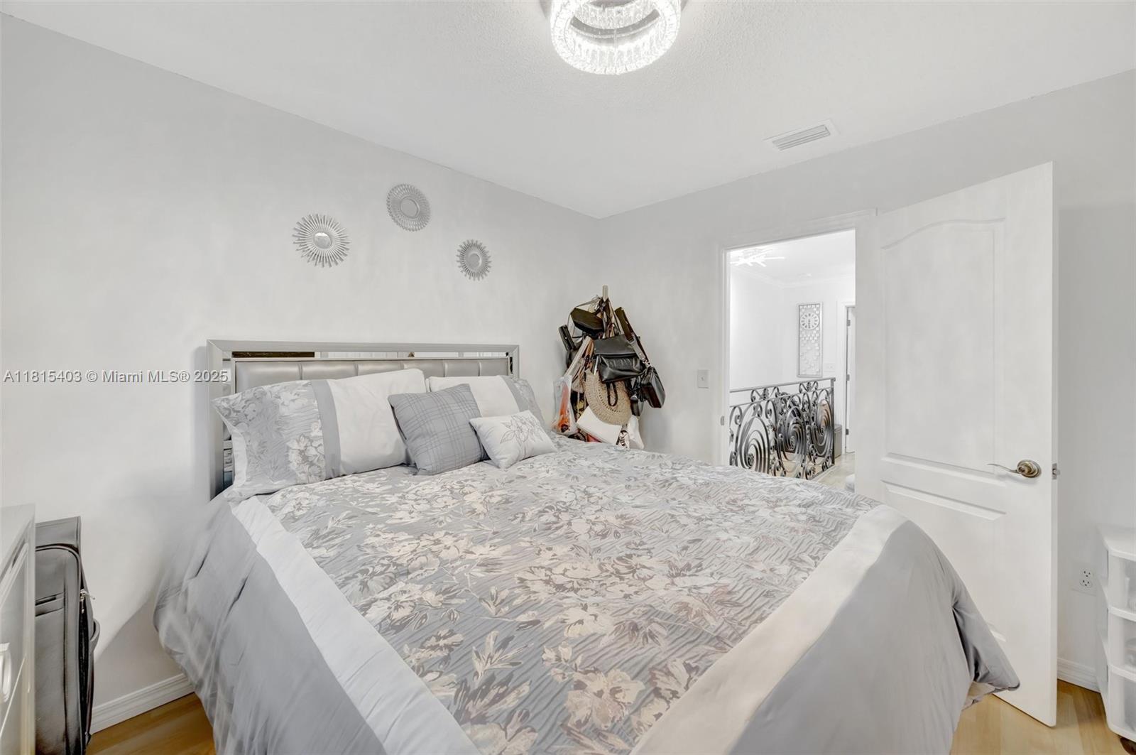 KENDALE LAKES NORTH SEC 9 - Residential