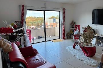 LAKEVIEW GARDENS AT MIAMI - Residential