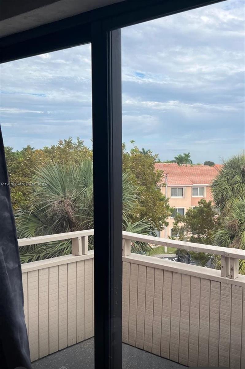 LAKEVIEW GARDENS AT MIAMI - Residential