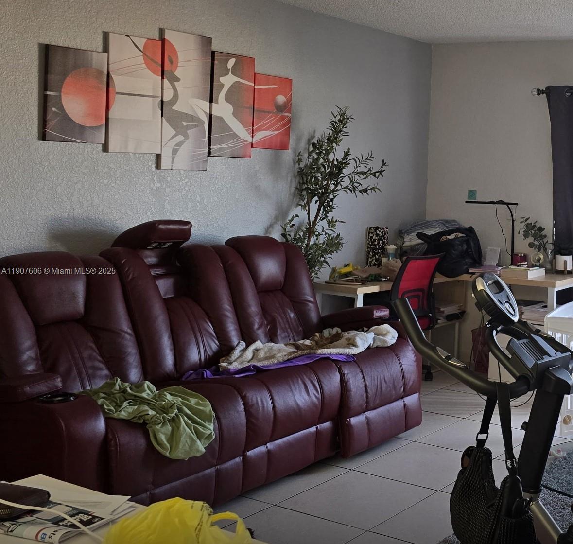 LAKEVIEW GARDENS AT MIAMI - Residential