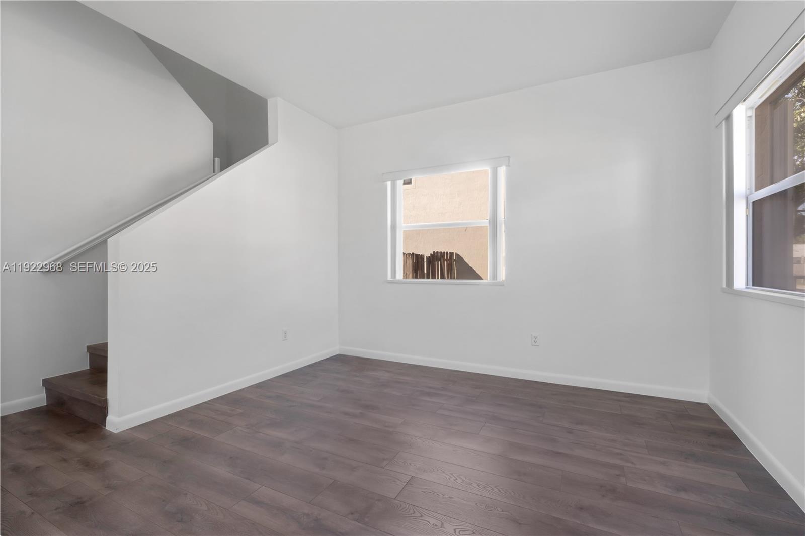 DAVIE LITTLE RANCHES AMEN - Residential Lease