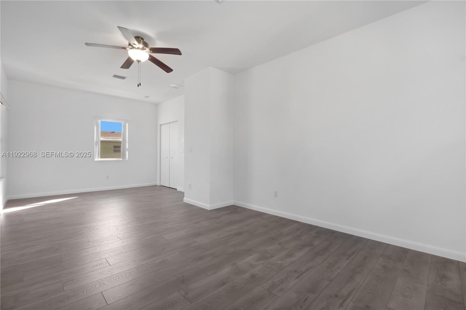 DAVIE LITTLE RANCHES AMEN - Residential Lease