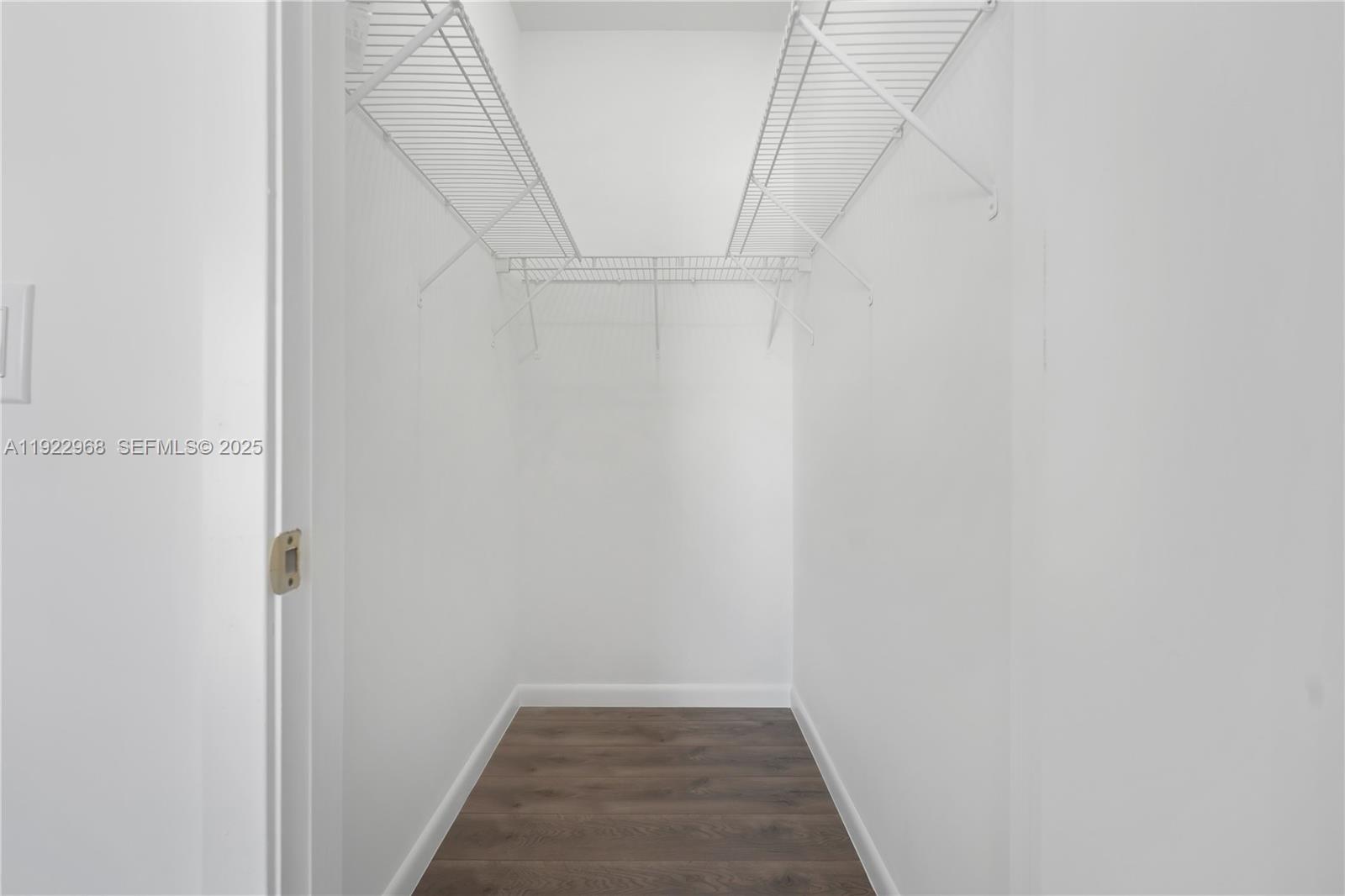 DAVIE LITTLE RANCHES AMEN - Residential Lease