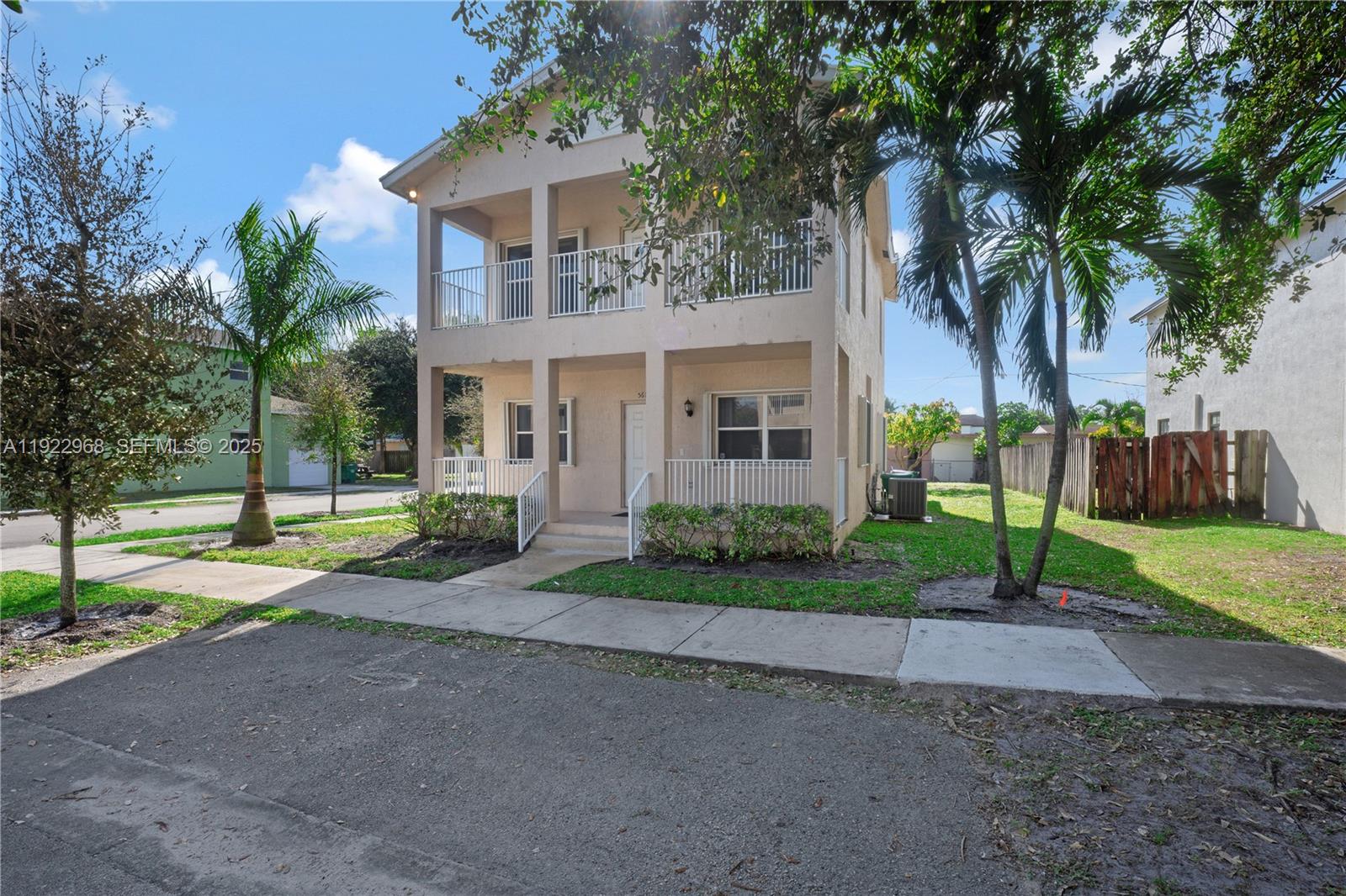 DAVIE LITTLE RANCHES AMEN - Residential Lease