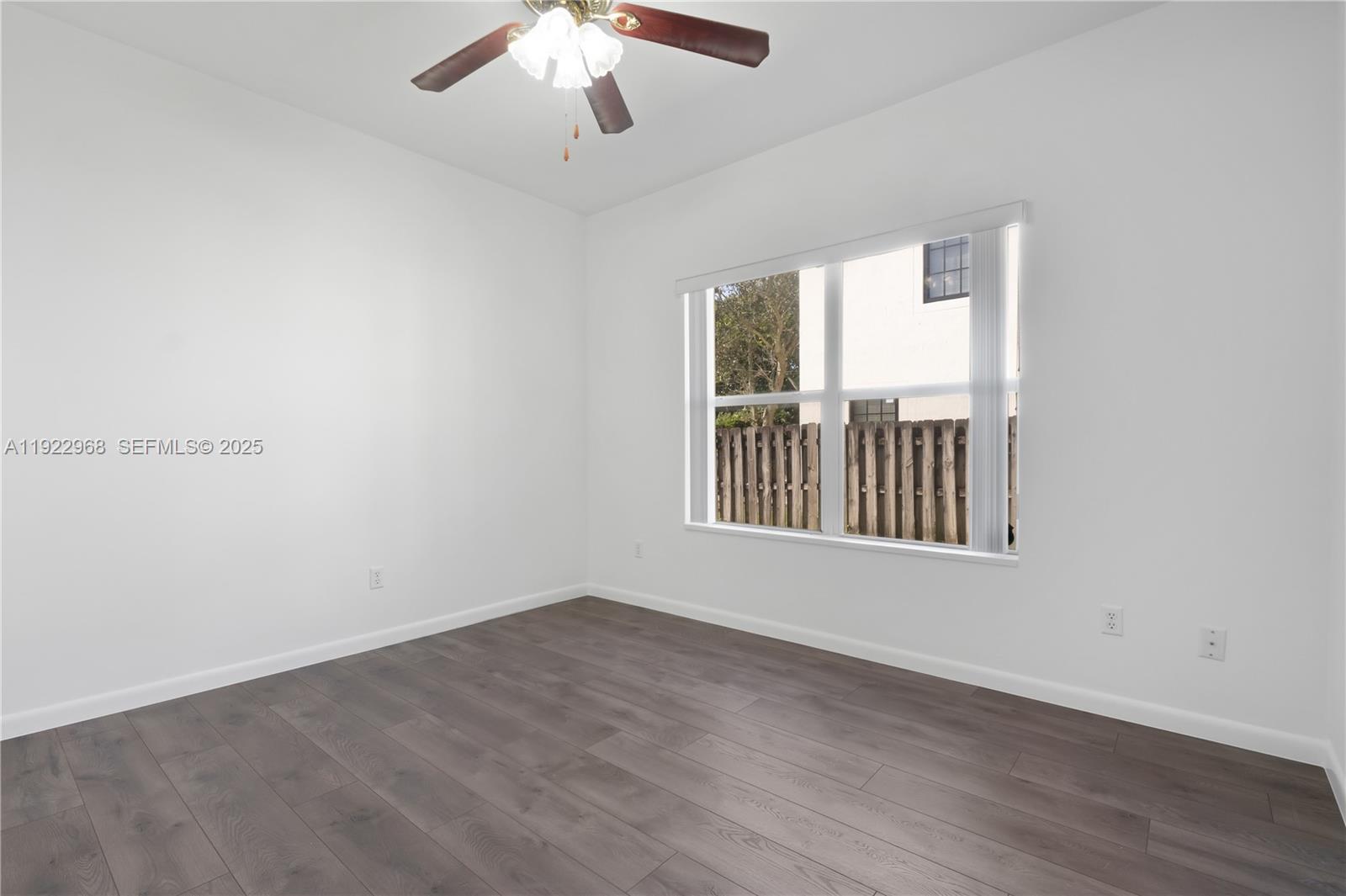 DAVIE LITTLE RANCHES AMEN - Residential Lease