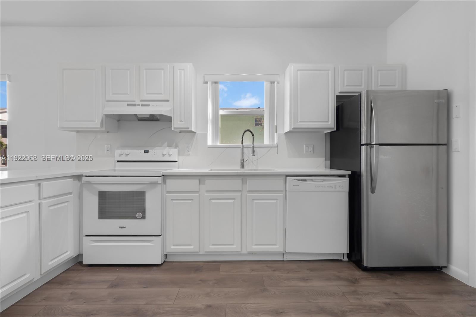 DAVIE LITTLE RANCHES AMEN - Residential Lease