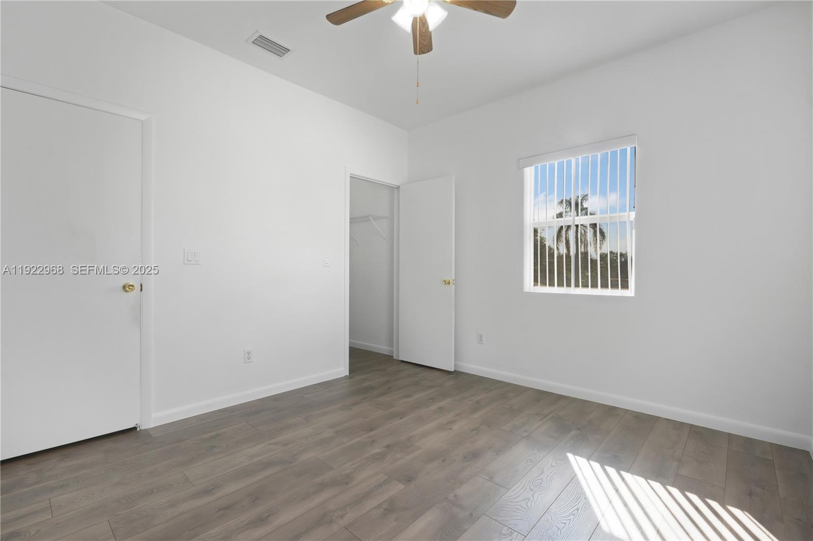 DAVIE LITTLE RANCHES AMEN - Residential Lease