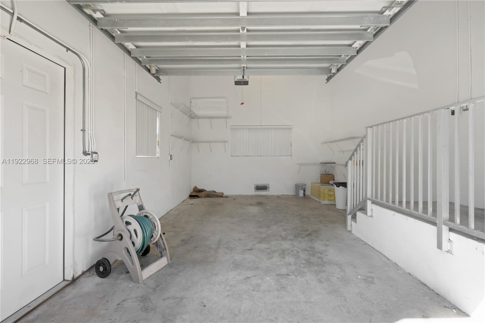 DAVIE LITTLE RANCHES AMEN - Residential Lease