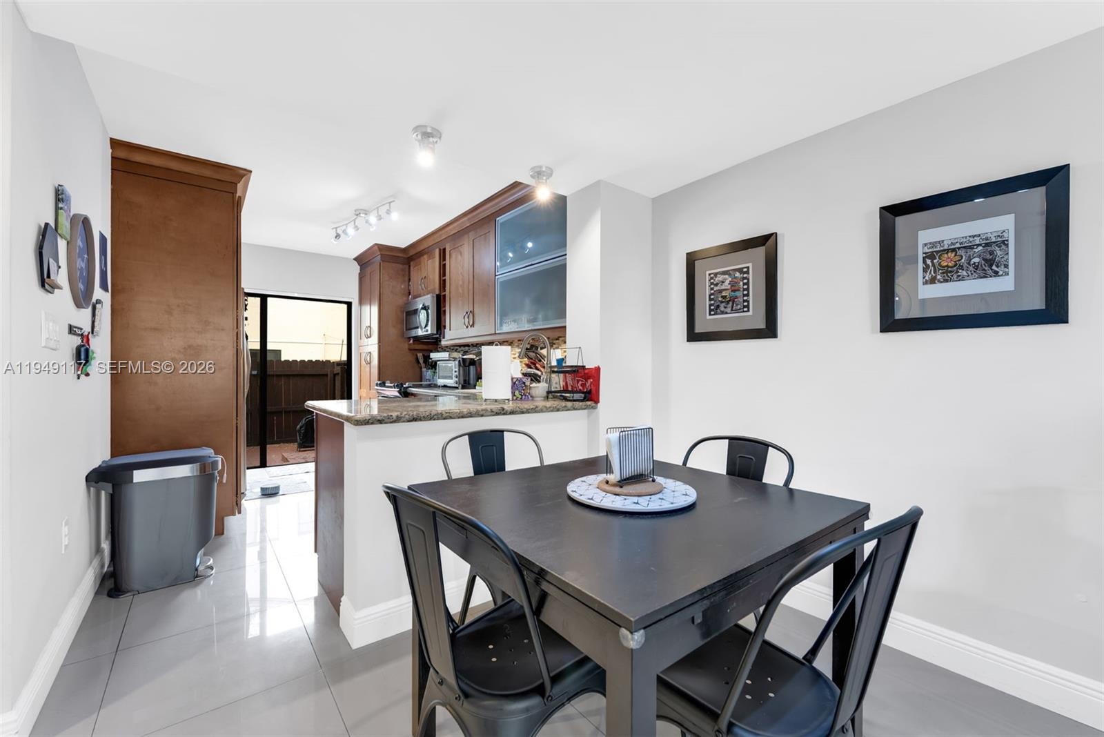 DADELAND COVE SEC 2 - Residential