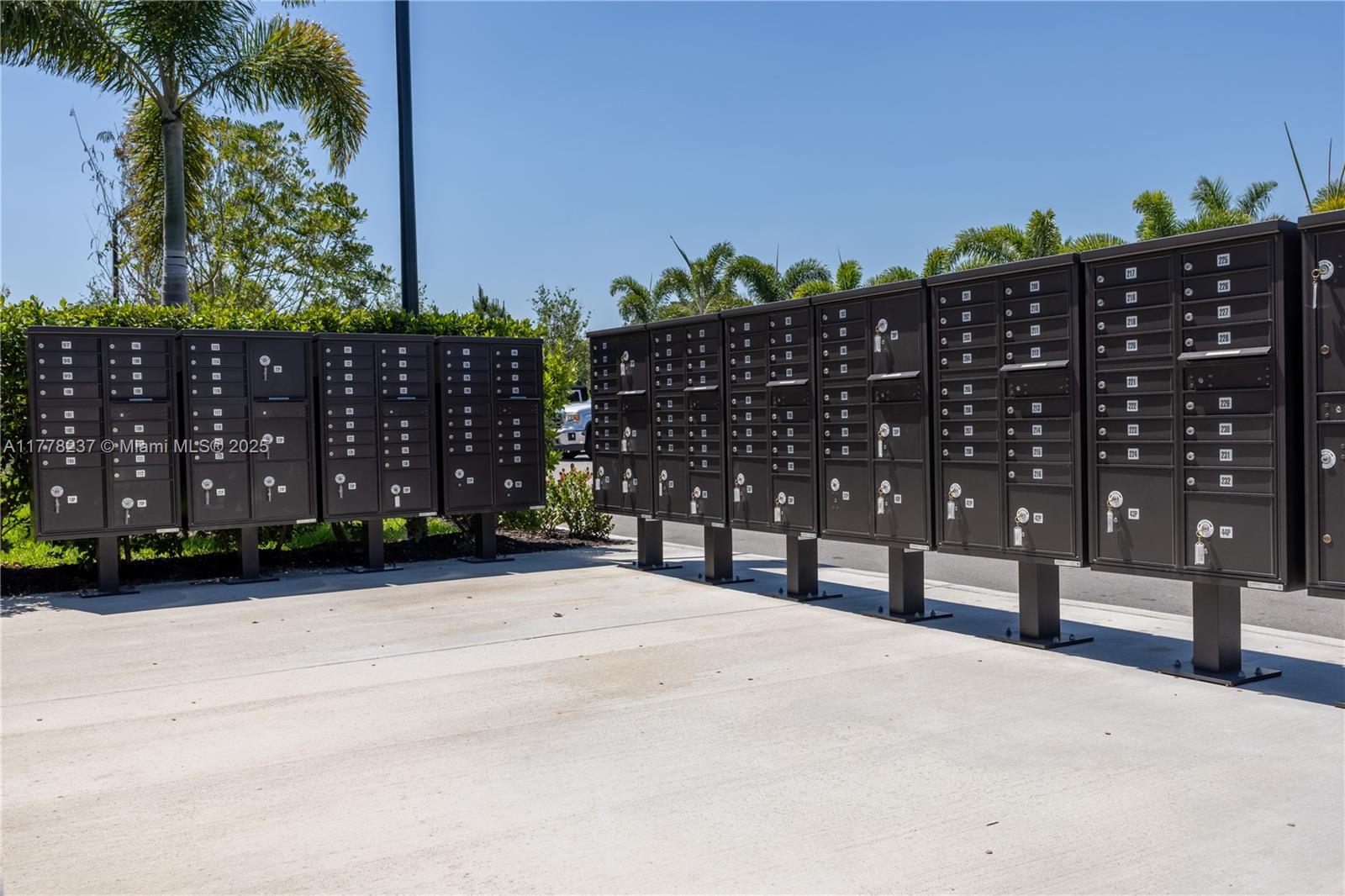 VERANDA PLAT NO. 9 - Residential