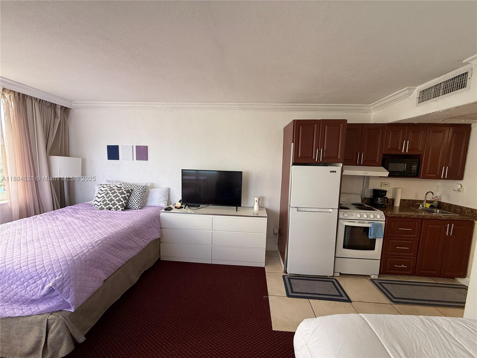 THE AVENTURA BEACH CLUB C - Residential Lease