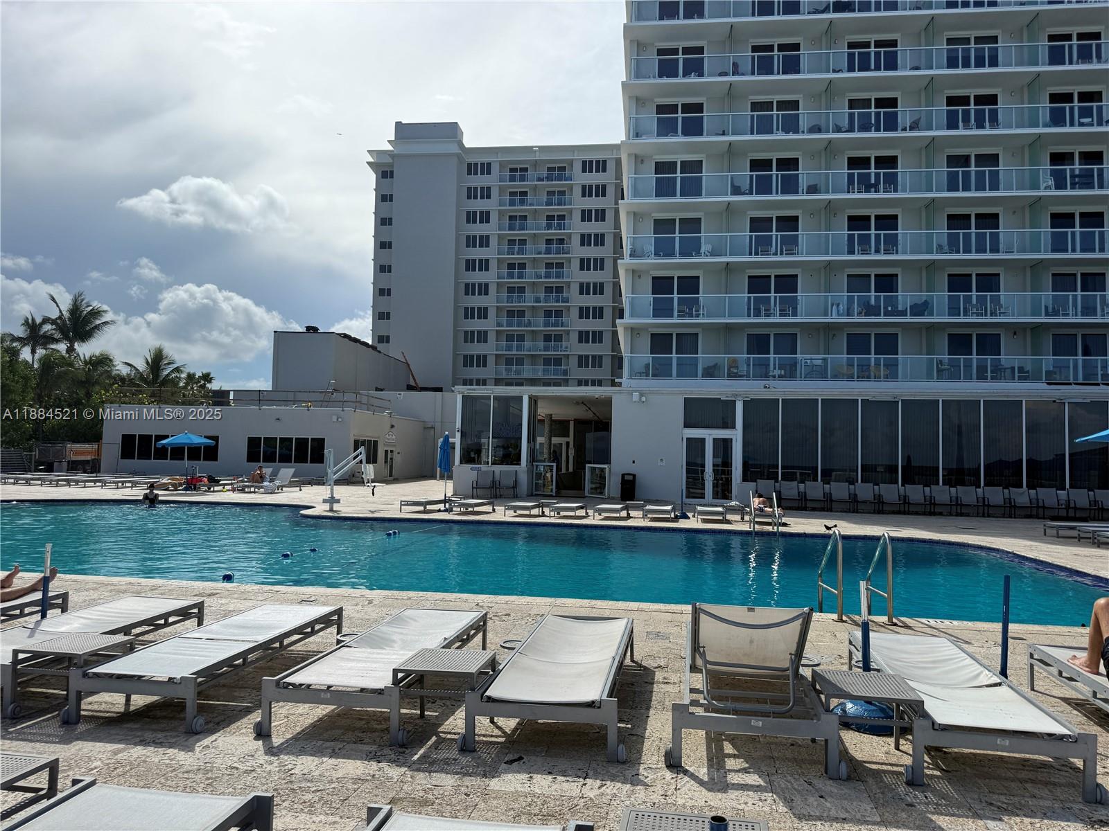 THE AVENTURA BEACH CLUB C - Residential Lease