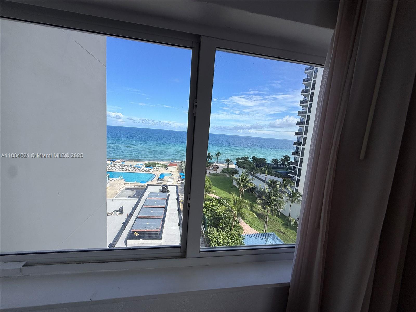 THE AVENTURA BEACH CLUB C - Residential Lease