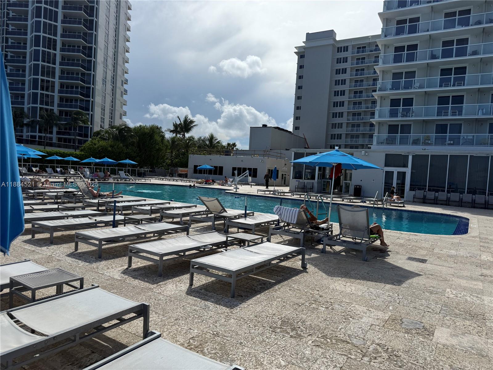 THE AVENTURA BEACH CLUB C - Residential Lease