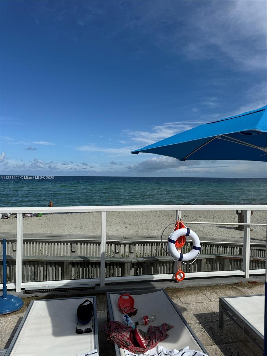 THE AVENTURA BEACH CLUB C - Residential Lease