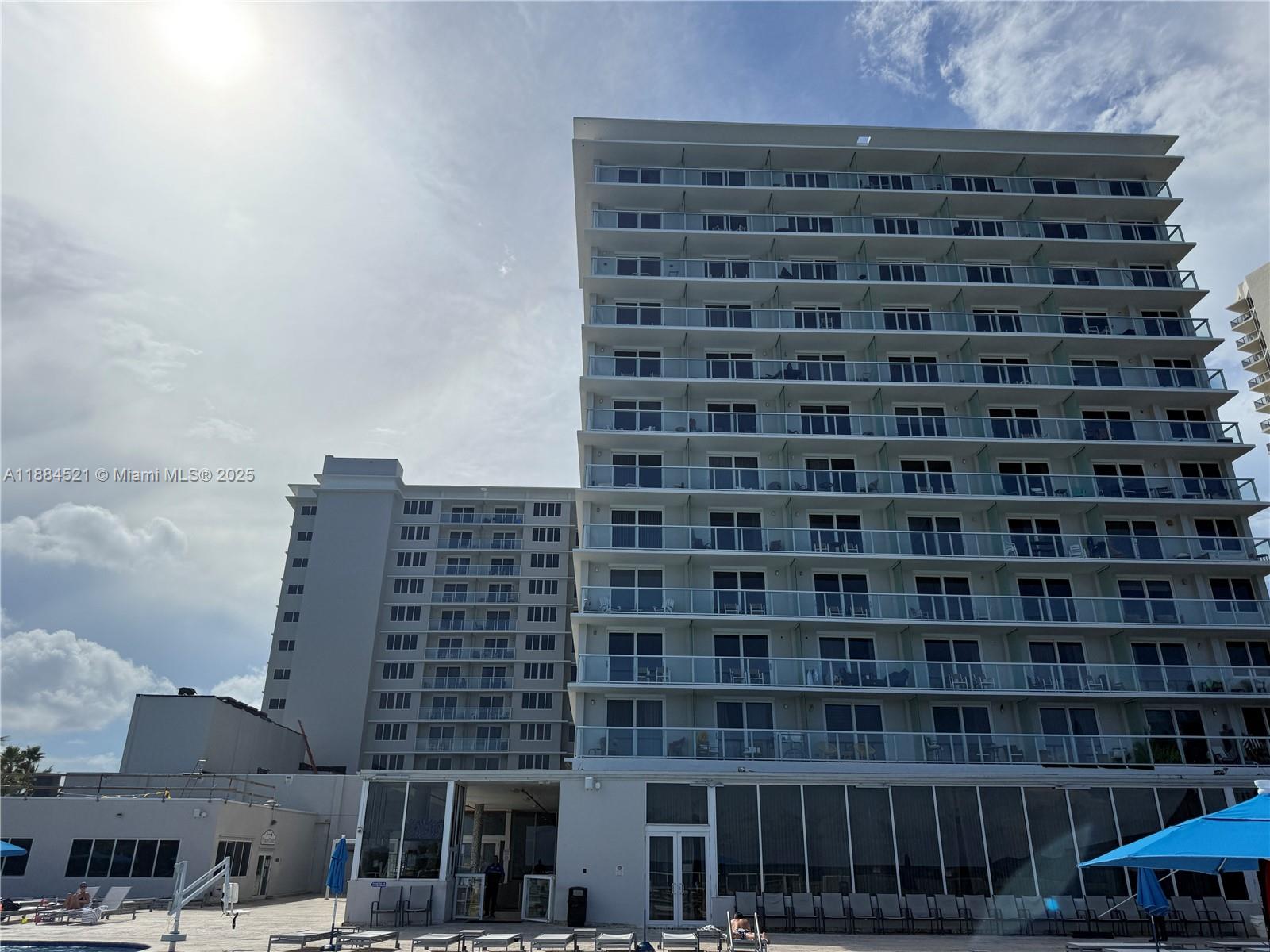 THE AVENTURA BEACH CLUB C - Residential Lease