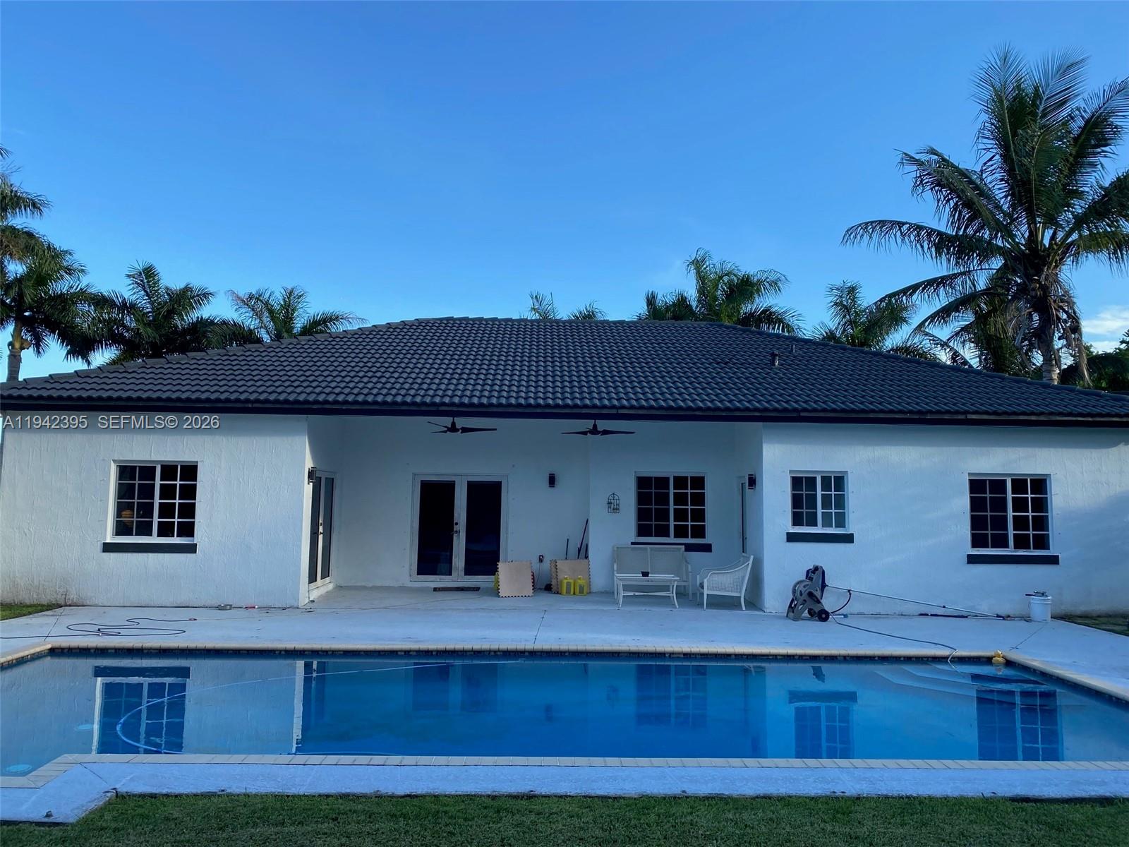 ESTATE MANSIONS - Residential