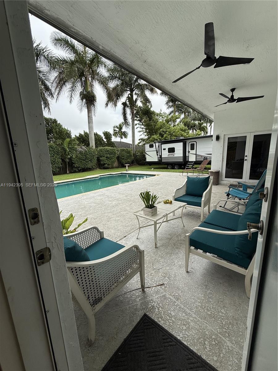 ESTATE MANSIONS - Residential