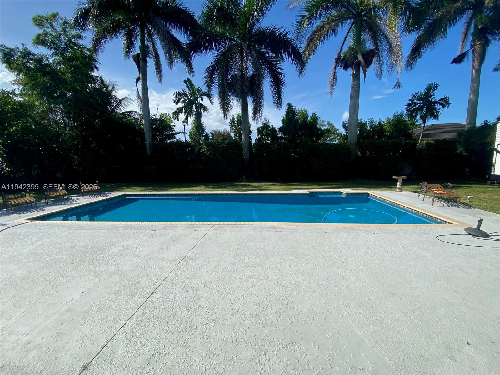 ESTATE MANSIONS - Residential