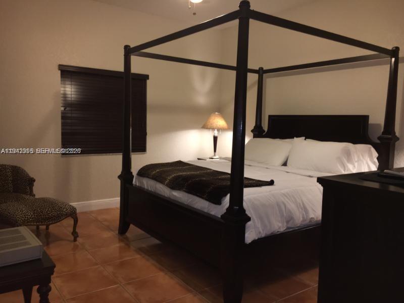 ESTATE MANSIONS - Residential