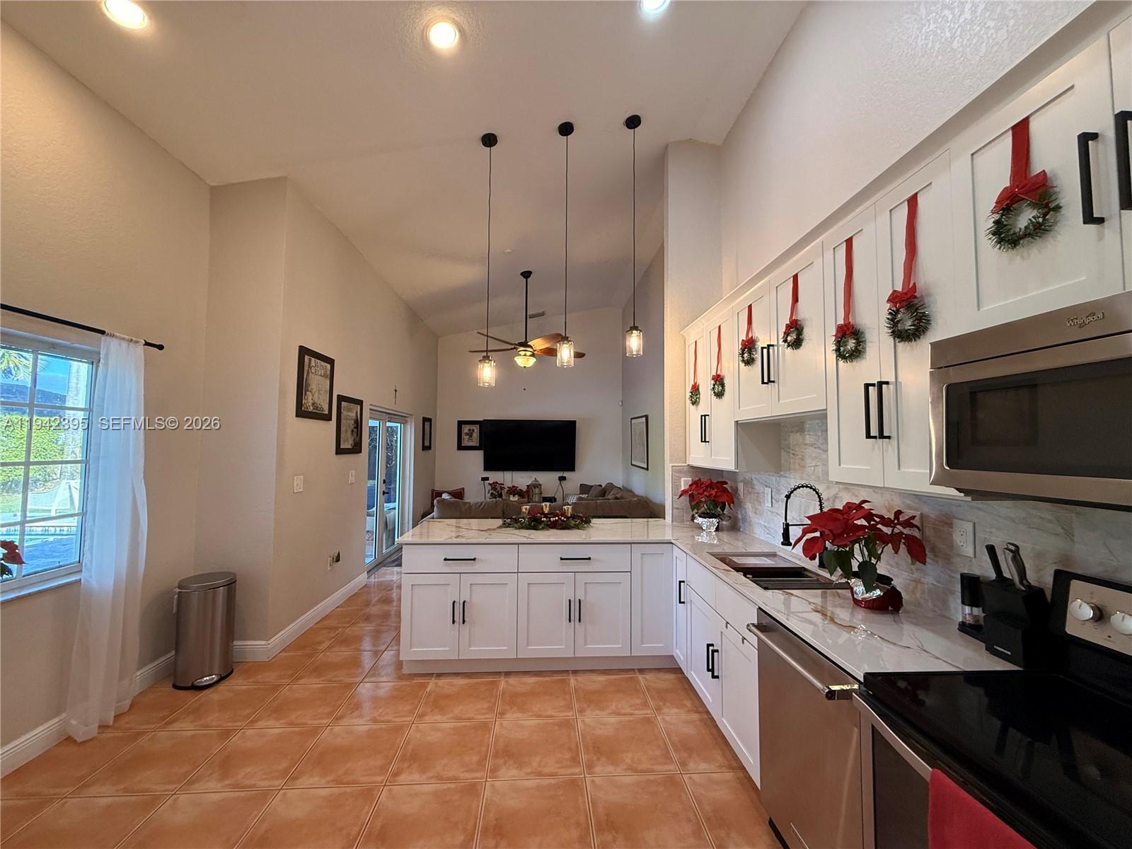 ESTATE MANSIONS - Residential