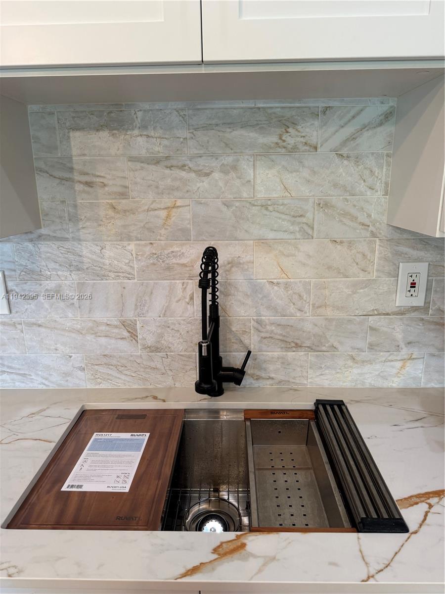 ESTATE MANSIONS - Residential