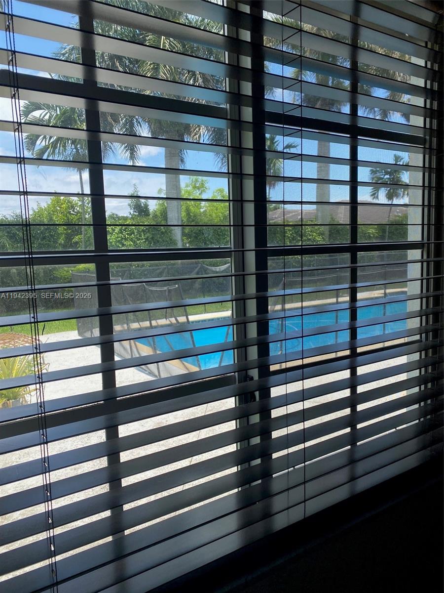 ESTATE MANSIONS - Residential