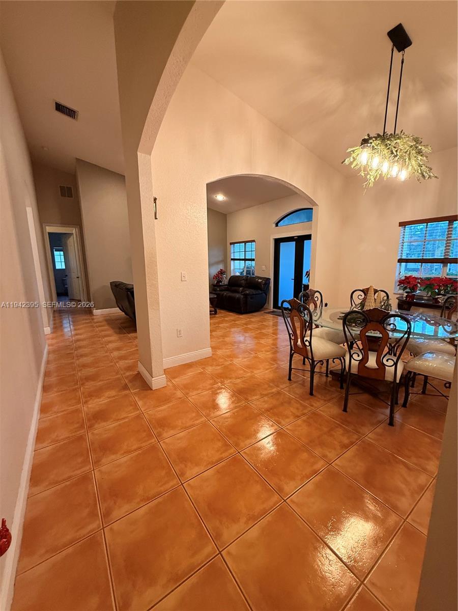 ESTATE MANSIONS - Residential