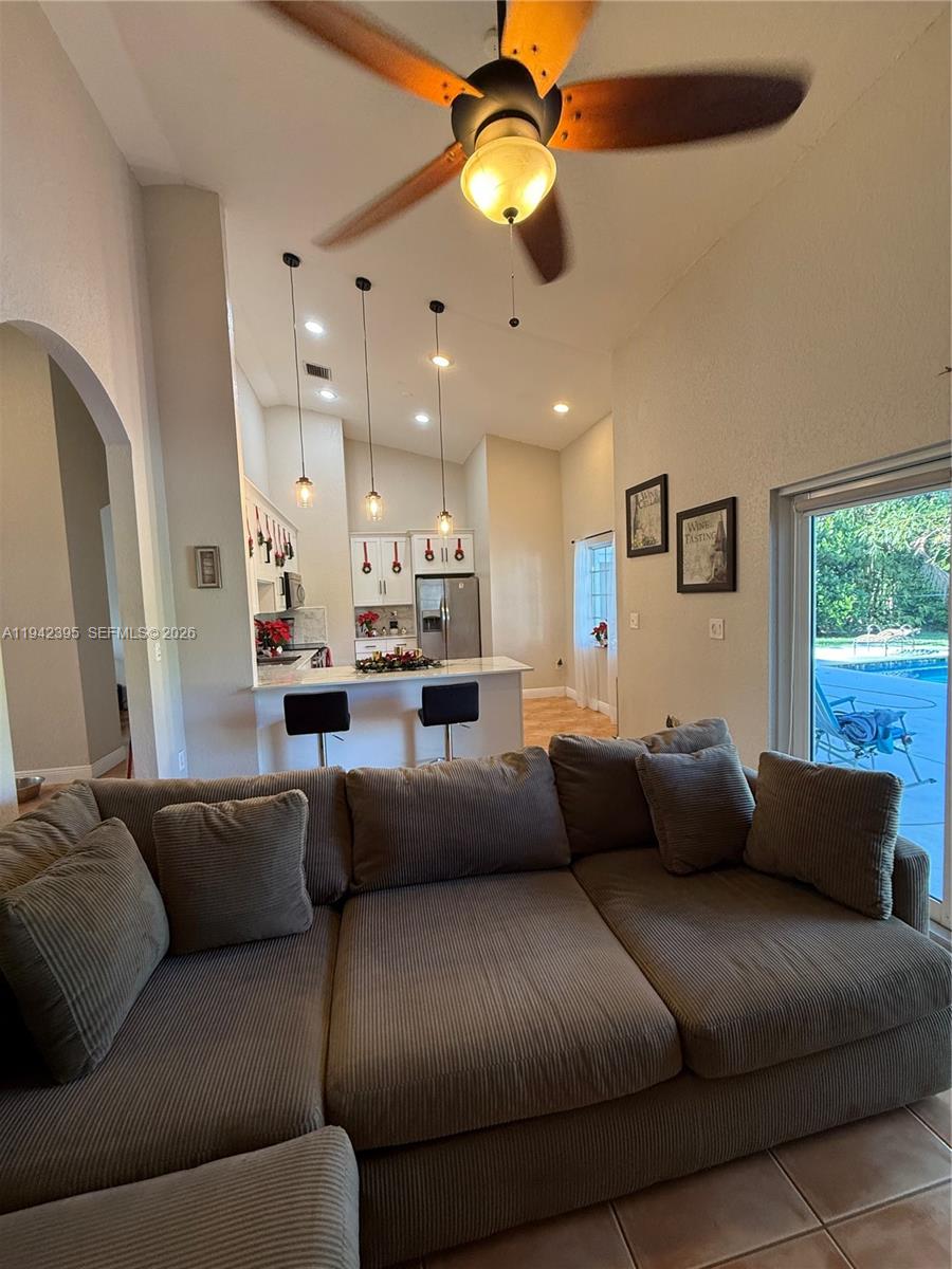 ESTATE MANSIONS - Residential