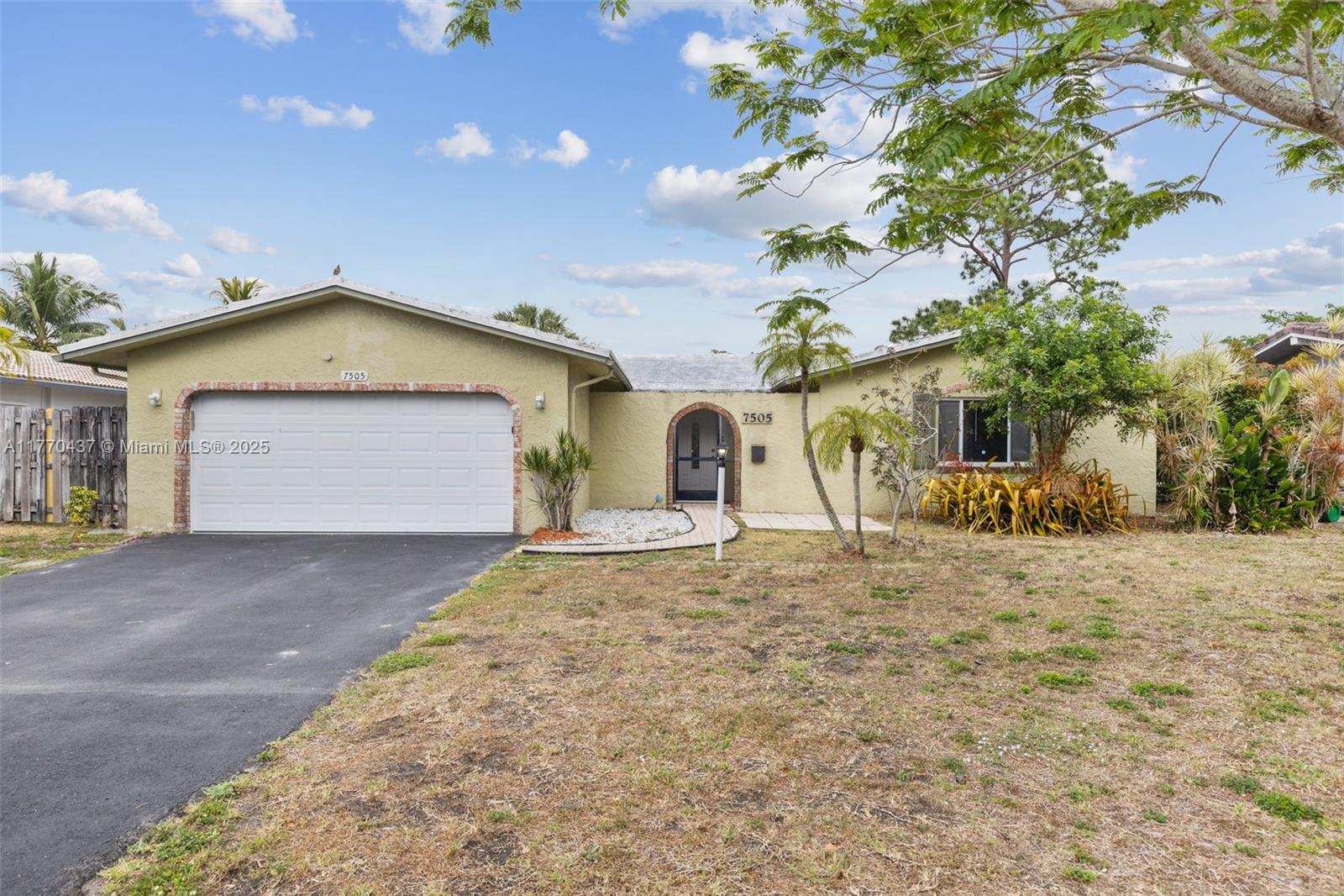 Property for Sale at 7505 Nw 42nd St, Coral Springs, Broward County, Florida - Bedrooms: 3 
Bathrooms: 2  - $582,000