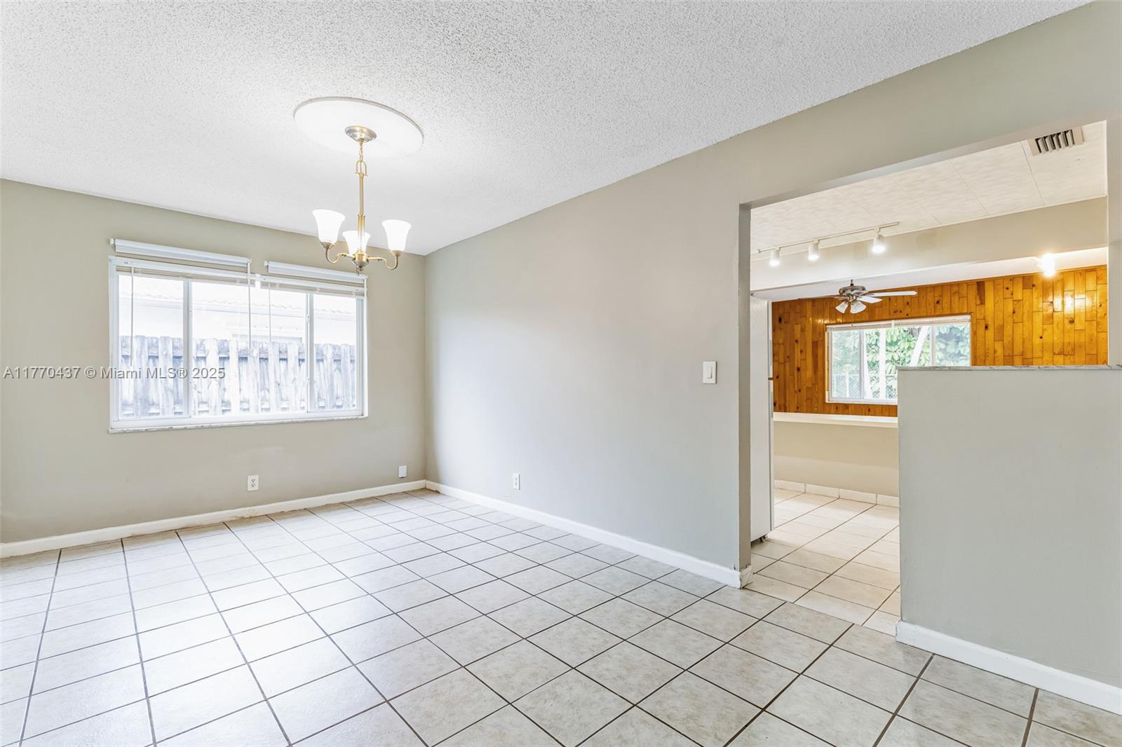 7505 NW 42nd St