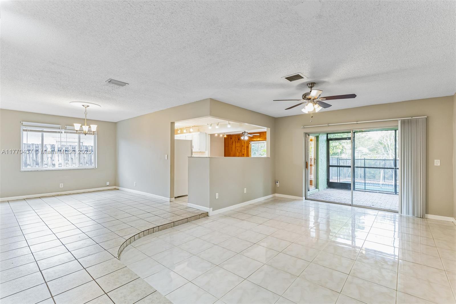 7505 NW 42nd St