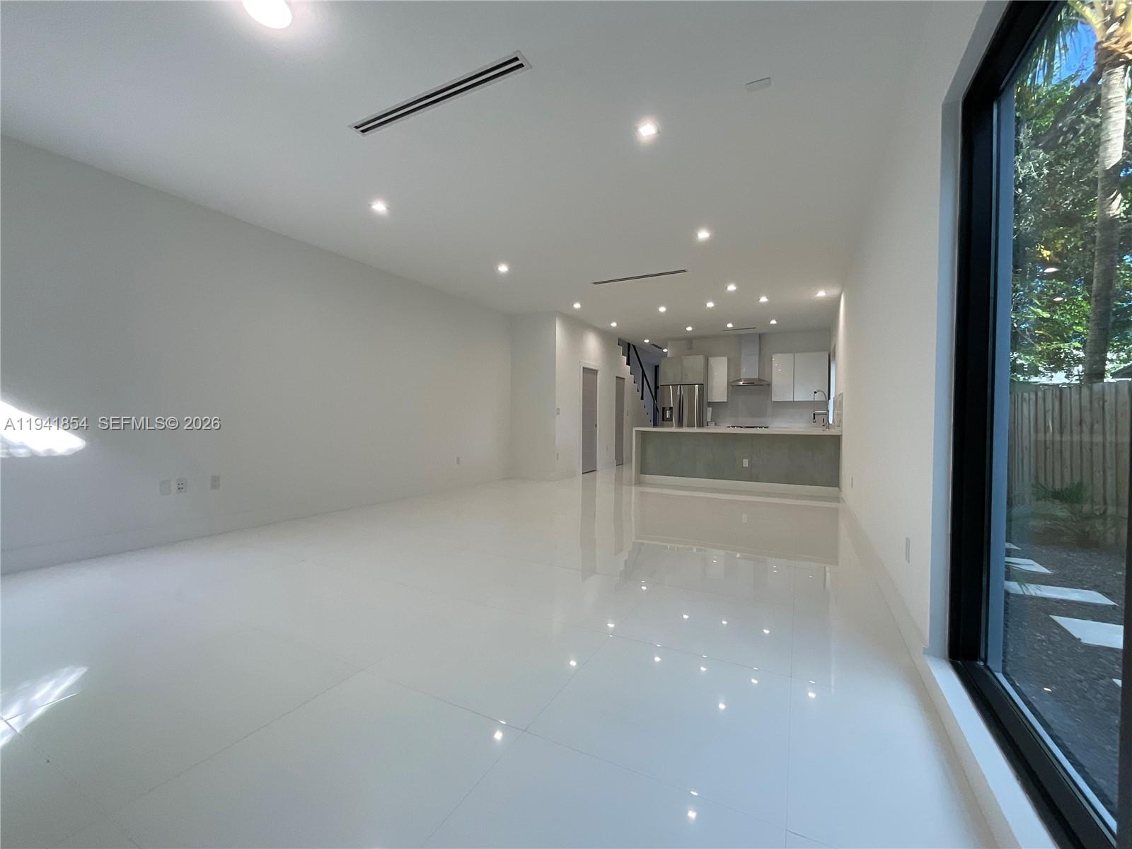 PERRY-FROW - Residential Lease