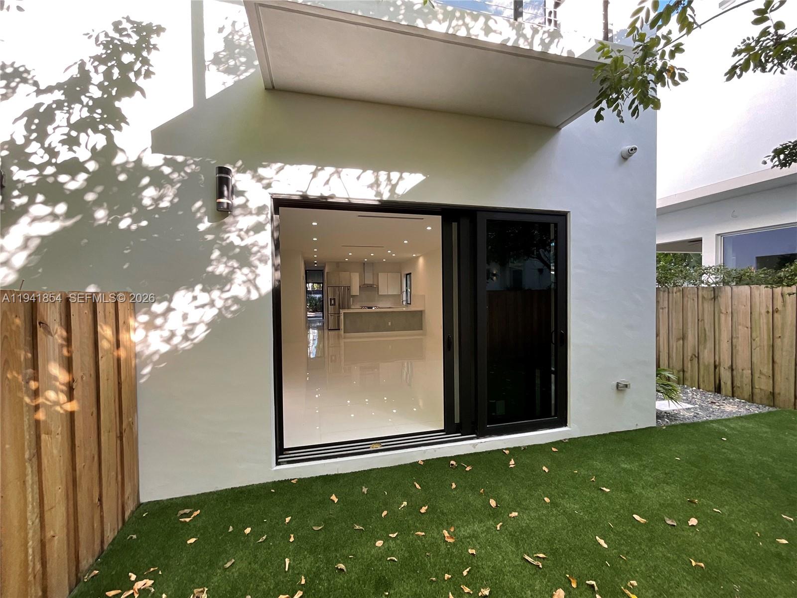 PERRY-FROW - Residential Lease